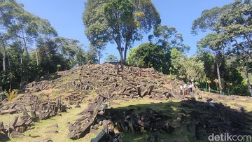 Gunung Padang: Penelitian Lanjut, Wisata Tetap Memukau!