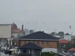 Puting Beliung di Kerinci Rusak Ratusan Rumah