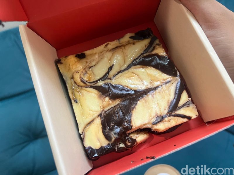 Cicip Brownies Viral buatan Vinny 'Kuliner Sama Cici', Gimana Rasanya?