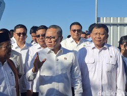 Zulhas Tinjau Kopdes di Kekeri NTB: Banjir Beras, Ada di Mana-mana