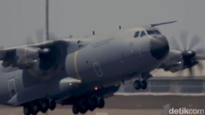 Video A400M Pesanan Prabowo Terbang Perdana