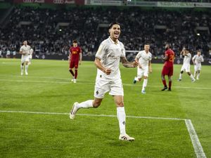Kevin Diks Cetak Gol Buat Moenchengladbach, Bobol Gawang Valencia Kevin Diks Cetak Gol Buat Moenchengladbach, Bobol Gawang Valencia