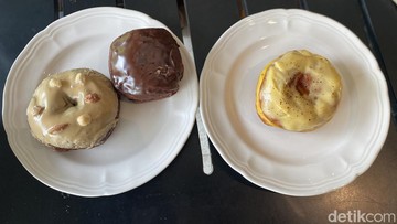 Pilihan Judul:   Donat Brioche Tebet: Lembut Menggoda Selera, Kacang Merah Memikat.   Sensasi Donat Brioche Tebet: Kacang Merah dan Kedelai Bersatu.   Kelembutan Donat Brioche Tebet: Manisnya Kacang Merah dan Kedelai.   Eksplorasi Rasa: Donat Brioche Tebet, Kacang Merah