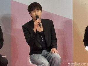 Video Cinta yang Bikin Deg-degan Menurut Lee Mujin Video Cinta yang Bikin Deg-degan Menurut Lee Mujin