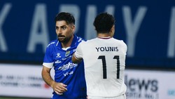 Frans Putros Tinggalkan Persib usai Main di Piala Dunia