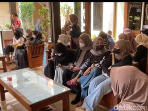 Ratusan Orang Lapor ke Polres Lamongan Ngaku Tertipu Arisan Bodong Ratusan Orang Lapor ke Polres Lamongan Ngaku Tertipu Arisan Bodong