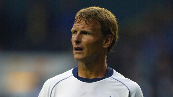 LONDON - AUGUST 07: Teddy Sheringham of Tottenham Hotspur during the Tottenham Hotspur v Glasgow Celtic pre-season friendly match at White Hart Lane in London, England on August 7, 2002. (Photo by Phil Cole/Getty Images)