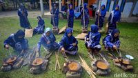 Tradisi Tumbuk Ketan ala Talang Babungo, Simbol Kebersamaan dan Warisan Leluhur