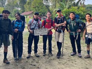 7 Pendaki Gunung Bawang Disambar Petir: 6 Selamat, 1 Tewas di Tempat 7 Pendaki Gunung Bawang Disambar Petir: 6 Selamat, 1 Tewas di Tempat