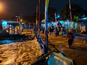 Dini Hari Mencekam di Tasik Saat 2 Kampung Diterjang Banjir Bandang