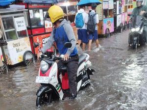 Depan Kantor Dishub-Belakang Balkot Sukabumi Diterjang Banjir Limpasan