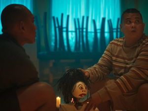 First Look Film Tiba-Tiba Setan, Lolox dan Oky Rengga Main Jelangkung First Look Film Tiba-Tiba Setan, Lolox dan Oky Rengga Main Jelangkung