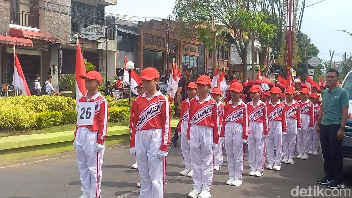 35 Yel-yel Gerak Jalan Lucu-Kreatif untuk Anak Sekolah hingga Ibu-ibu PKK