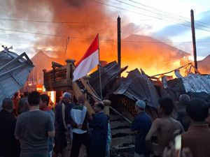 5 Rumah di Ogan Ilir Ludes Terbakar, Diduga Korsleting Listrik 5 Rumah di Ogan Ilir Ludes Terbakar, Diduga Korsleting Listrik