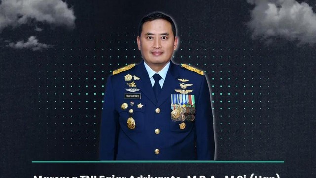 Kabar Terkini Artis dari InsertLive : Sosok Fajar Adriyanto, TNI yang Jatuh dari Pesawat Saat Latihan