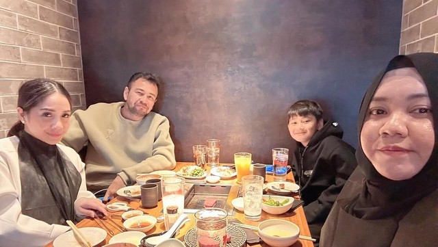 Berita Seputar Selebriti Insertlive Terkini : Berhenti Jadi Pengasuh Rafathar, Mbak Lala Buat Perjanjian dengan Raffi Ahmad & Nagita