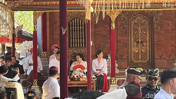 Hasto Temani Megawati Melayat ke Rumah Duka Ibunda Wali Kota Denpasar