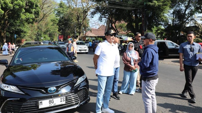 Plat nomor kendaraan beroda empat dinas Wali Kota Malang Wahyu Hidayat bertuliskan M 80 IS Plat nomor kendaraan beroda empat dinas Wali Kota Malang Wahyu Hidayat bertuliskan M 80 IS