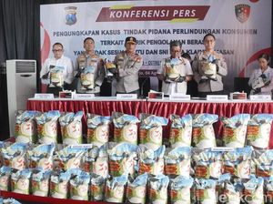 Polisi Bongkar Beras Oplosan di Sidoarjo