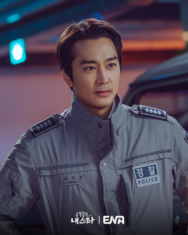 Potret Song Seung Heon dalam drama 'The Troublesome Star'/ Foto: instagram.com/channel.ena.d Potret Song Seung Heon dalam drama 'The Troublesome Star'