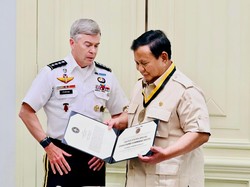 Prabowo Terima Medali Kehormatan dari Komando Operasi Khusus AS di Istana