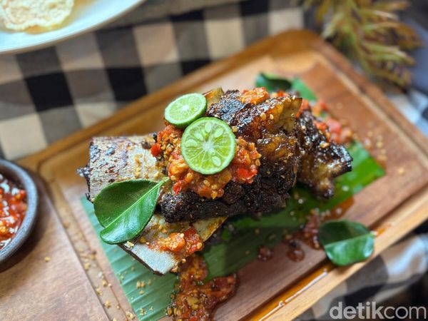 Puas Makan Iga Penyet dan Empal Gentong di Resto Terbaru Senopati