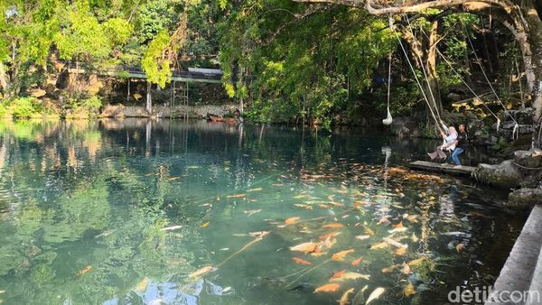 Menikmati Keindahan Telaga Biru Cicerem Kuningan