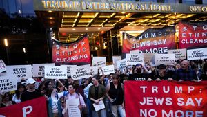 Aksi Bela Gaza di Depan Hotel Trump Berujung Penangkapan
