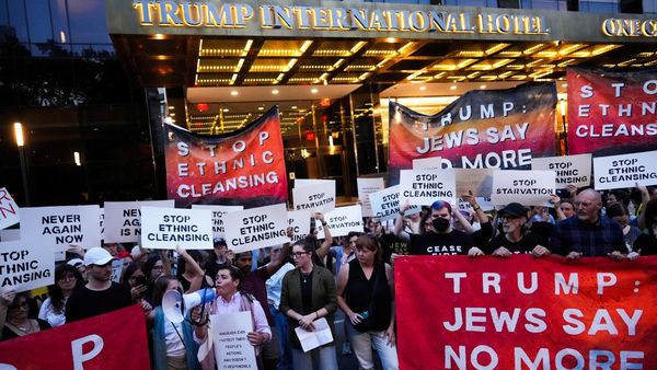 Aksi Bela Gaza di Depan Hotel Trump Berujung Penangkapan
