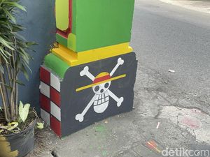 Warga Surabaya Tanyakan Aturan Soal Bendera One Piece Jelang HUT RI Warga Surabaya Tanyakan Aturan Soal Bendera One Piece Jelang HUT RI