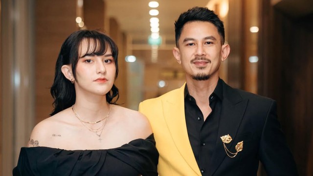 Berita Viral Selebriti dari InsertLive : 5 Pengorbanan Dahlia Poland untuk Fandy Christian: Lepas Karier-Pindah Keyakinan