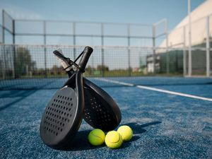 Video: POV Main Padel untuk Pertama Kalinya Video: POV Main Padel untuk Pertama Kalinya