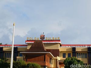Mutasi Kapolda Sulbar: Irjen Adang Diganti Irjen Adi Deriyan Mutasi Kapolda Sulbar: Irjen Adang Diganti Irjen Adi Deriyan
