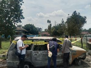 Mobil Kijang Kapsul Ludes Terbakar di SPBU Muara Enim, Pemilik Kendaraan Kabur Mobil Kijang Kapsul Ludes Terbakar di SPBU Muara Enim, Pemilik Kendaraan Kabur