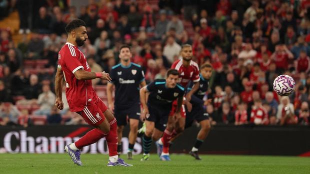 Soccer Football - Friendly - Liverpool v Athletic Bilbao - Anfield, Liverpool, Britain - August 4, 2025 Liverpool's Mohamed Salah misses a penalty Action Images via Reuters/Lee Smith