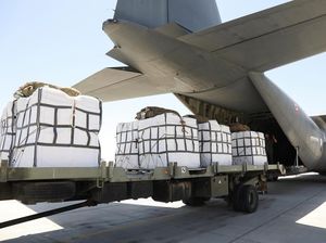 Remaja Gaza Tewas Tertimpa Kotak Bantuan dari Pesawat, Wajah Berlumur Darah