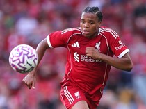 Rio Ngumoha, Pemain Muda Berbakat Liverpool Tokcer di Pramusim