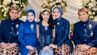 7 Foto Siraman Namira Adjani Putri Alya Rohali, Elegan Dengan Kebaya Navy