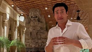 Potret Siwon Pamer Liburan di Bali, Pose Kocak Bikin Ngakak