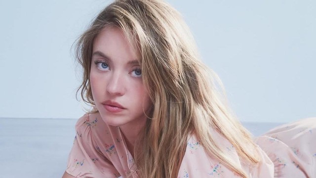 Gosip Terkini Selebriti Insertlive : Kembali Jomlo, Sydney Sweeney Dipepet Pemain MU, Liverpool, hingga Arsenal