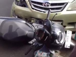Pemotor Bonceng Istri-2 Anak Tabrakan dengan Mobil di Mamuju, Balita Tewas Pemotor Bonceng Istri-2 Anak Tabrakan dengan Mobil di Mamuju, Balita Tewas