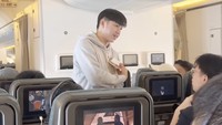 Ustaz Dennis Lim soal Bagikan 50 Coklat di Pesawat saat Si Kembar Terbang