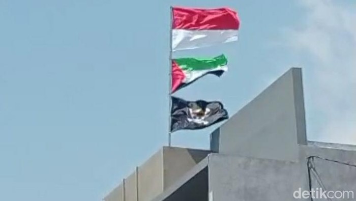 Bendera One Piece di Tegal Bikin Geger, Kok Bisa Sampai Dicopot?