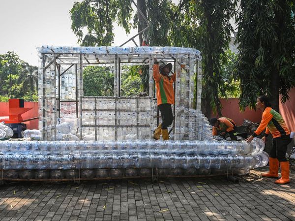 Bukan Perahu Biasa, Ini Armada dari Limbah Botol Plastik
