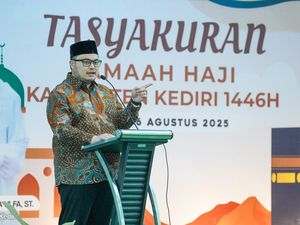 Bupati Kediri & Jamaah Haji 2025 Tukar Cerita soal Sambal Pecel-Keluarga Bupati Kediri & Jamaah Haji 2025 Tukar Cerita soal Sambal Pecel-Keluarga