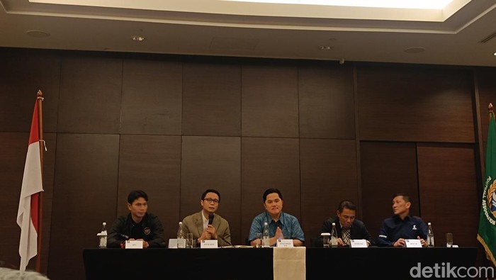 Direktur Utama I.League Ferry, Ketua Umum PSSI Erick Thohir