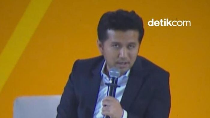 Video: Emil Dardak Scroll Medsos Buat Cari Tahu Permasalahan di Jatim