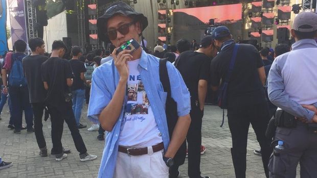 Gaya Performative Man yang kini sedang jadi perbincangan banyak orang, ternyata sudah banyak dikenakan sejak lama. (Foto/dokumntasi narsum/Radityo)