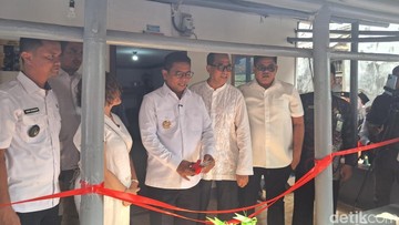 Gubernur Banten Serahkan Hasil Renovasi Rumah Tak Layak Huni di Tangerang