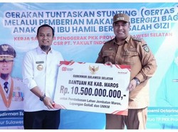 Gubernur Sulsel Salurkan Rp 10,5 M di Maros untuk Bangun Jembatan-Lapangan Bola
